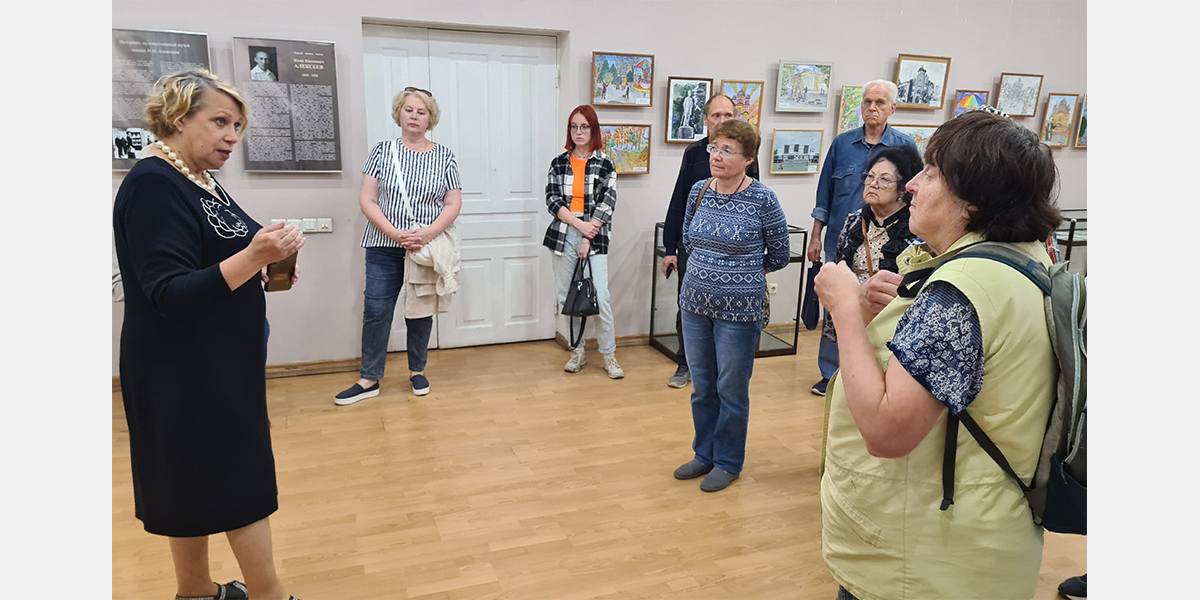 В королев гости. Королев певец. В королев гости. В королев гости. В королев гости.